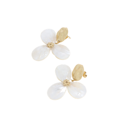 Pearl white flowers