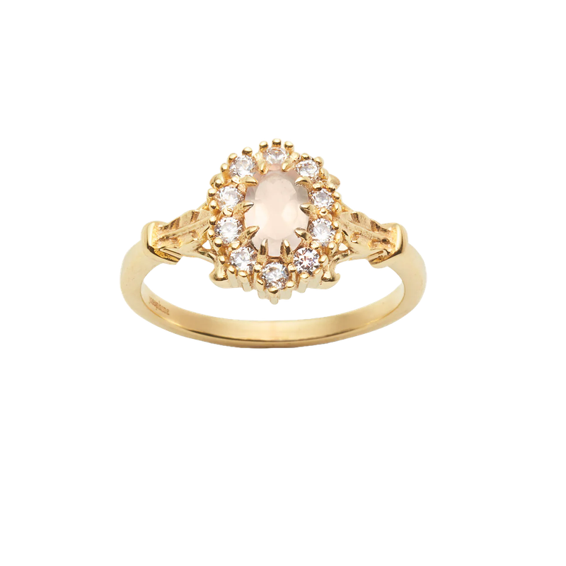 Josephina Jewelry vintage flower ring with sparkling rose quartz gemstone and white zirconia around, shining in a flower-shaped setting, available at Maison Maeva.