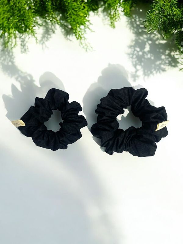 Whiro Scrunchie