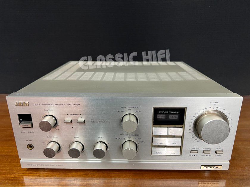 AKAI AM-M939