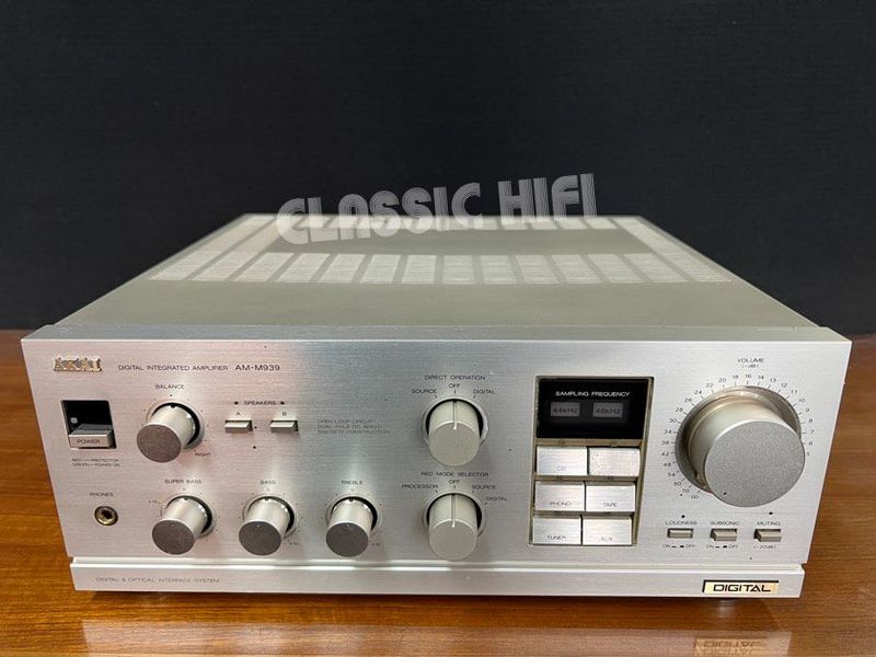 AKAI AM-M939