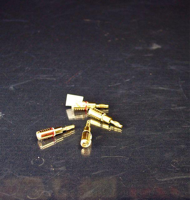 SPEAKER BANANA PLUGS