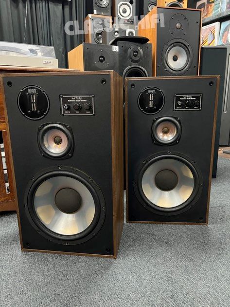INFINITY REFERENCE STUDIO MONITORS
