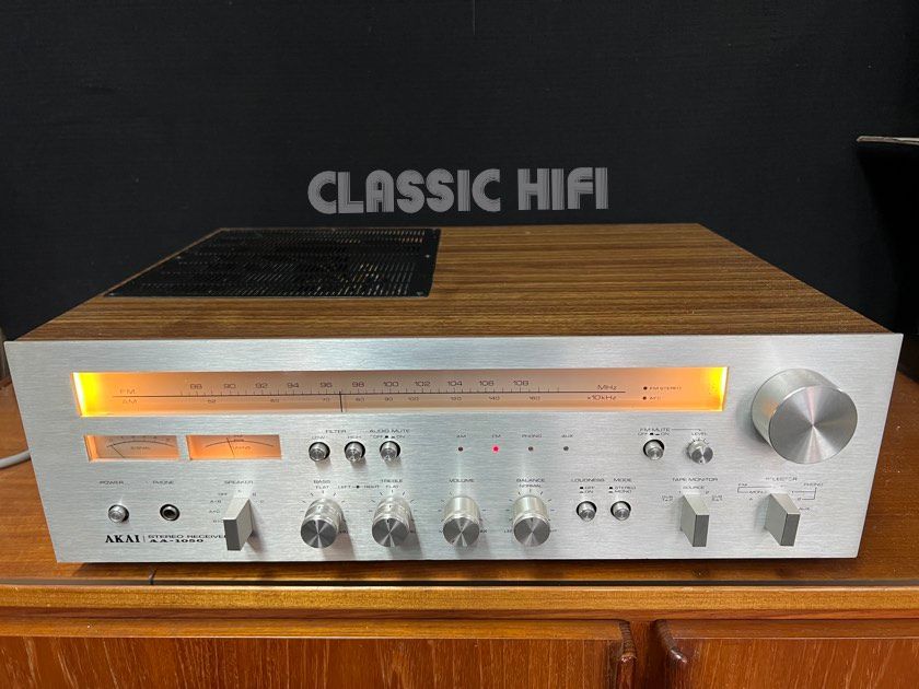 AKAI AA-1050