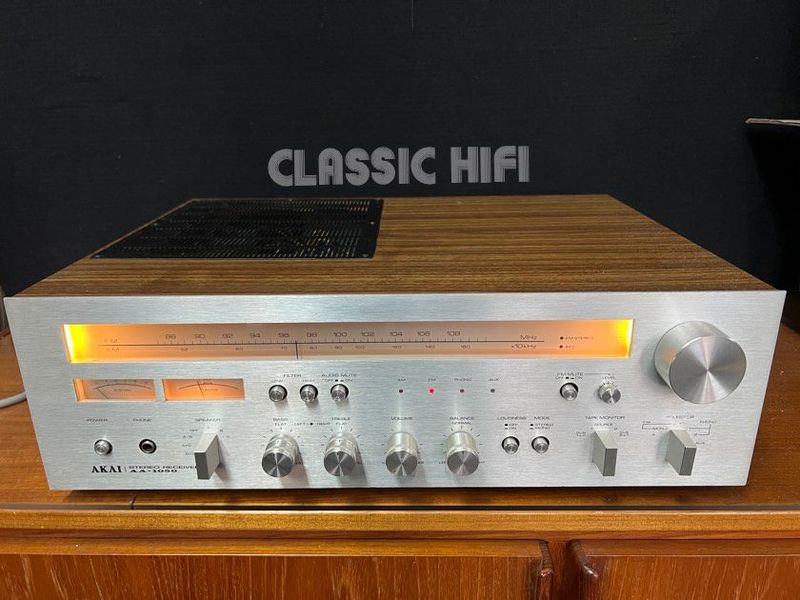 AKAI AA-1050