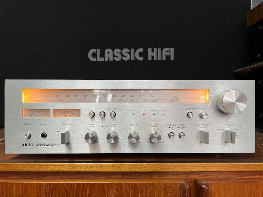 AKAI AA-1050