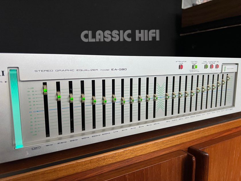 AKAI EA-G90