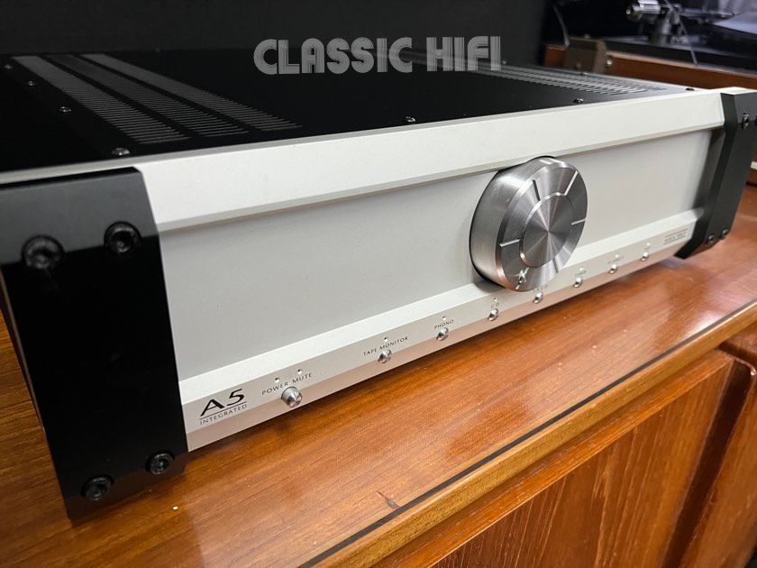 MUSICAL FIDELITY A5 DUAL MONO AMPLIFIER