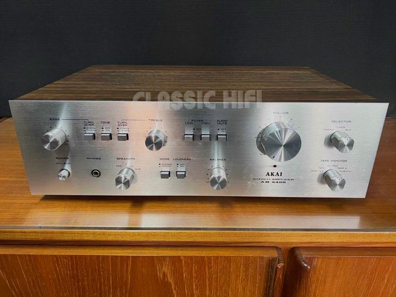 AKAI AM-2400