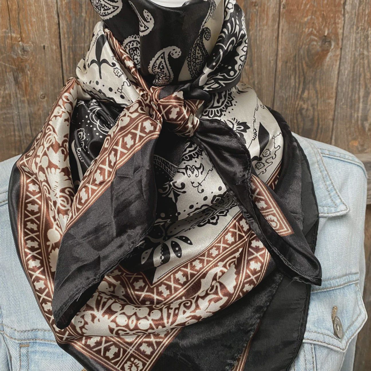35x35 two tone black paisley wild rag