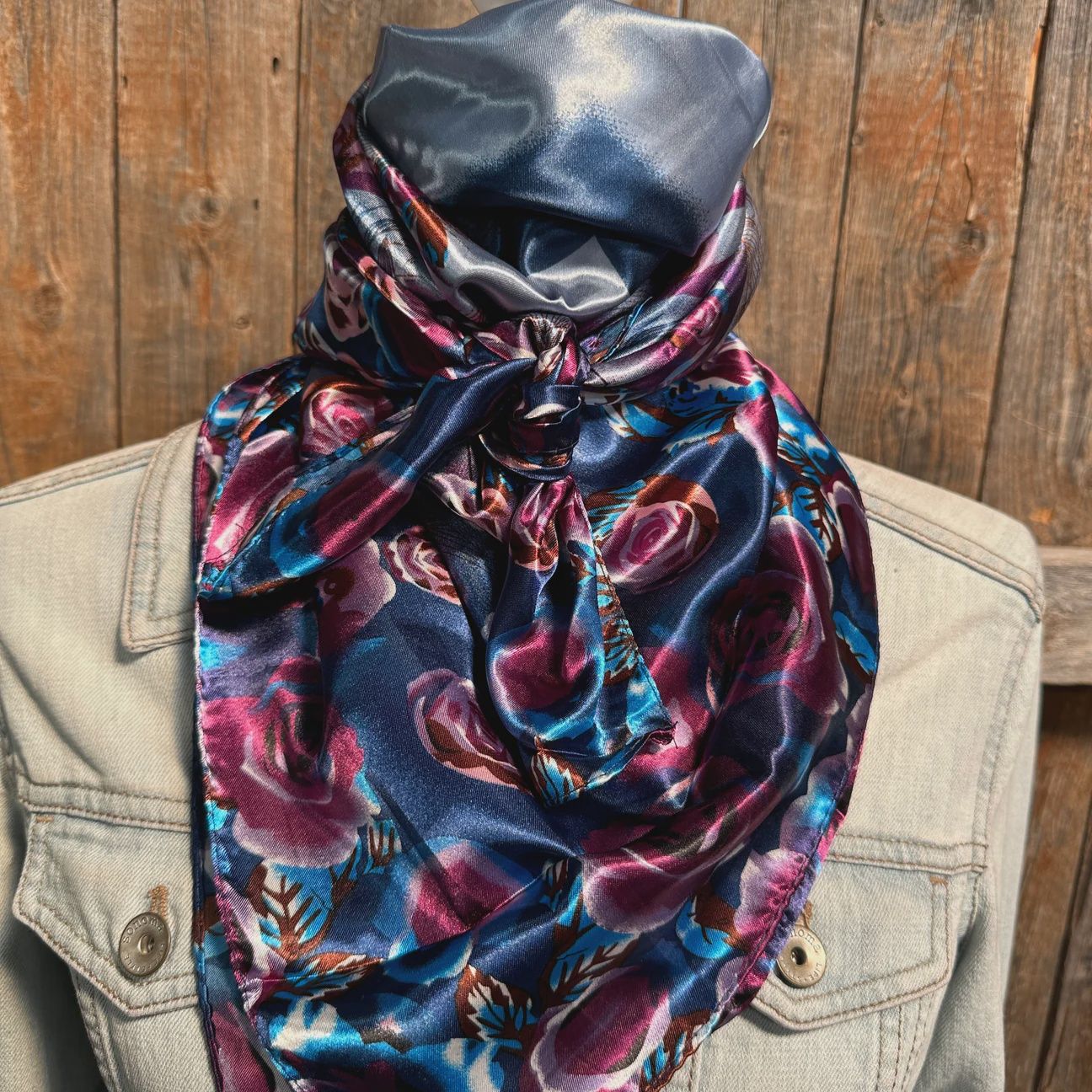 35x35 Blue and purple roses wild rag