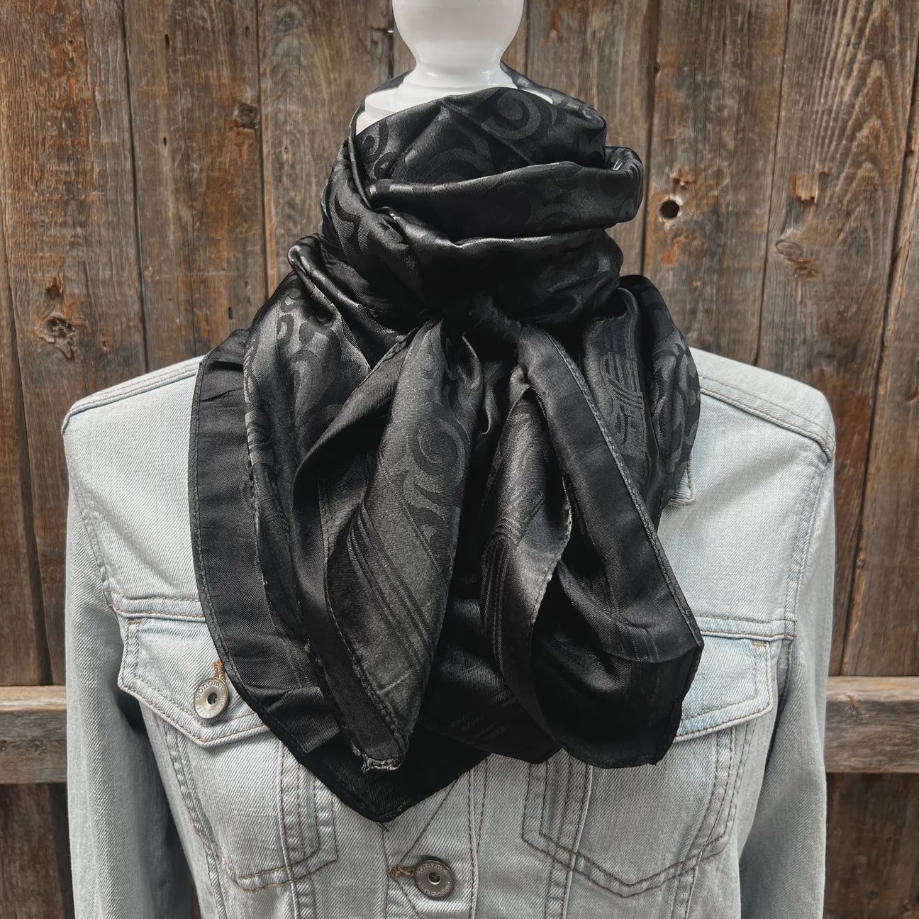 35x35 black jacquard wild rag
