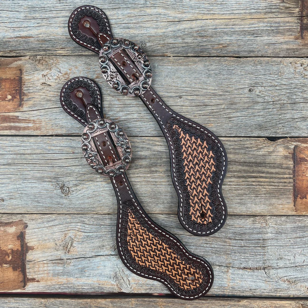 Two tone foxtail copper dot spurs straps-copper flower