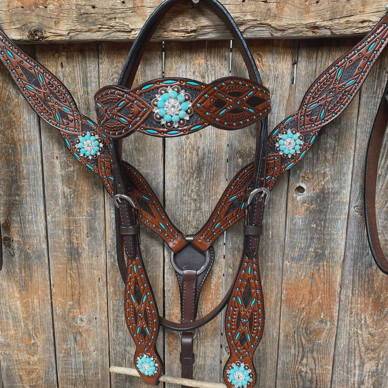 Hand painted two tone clear/turquoise browband one ear tack set