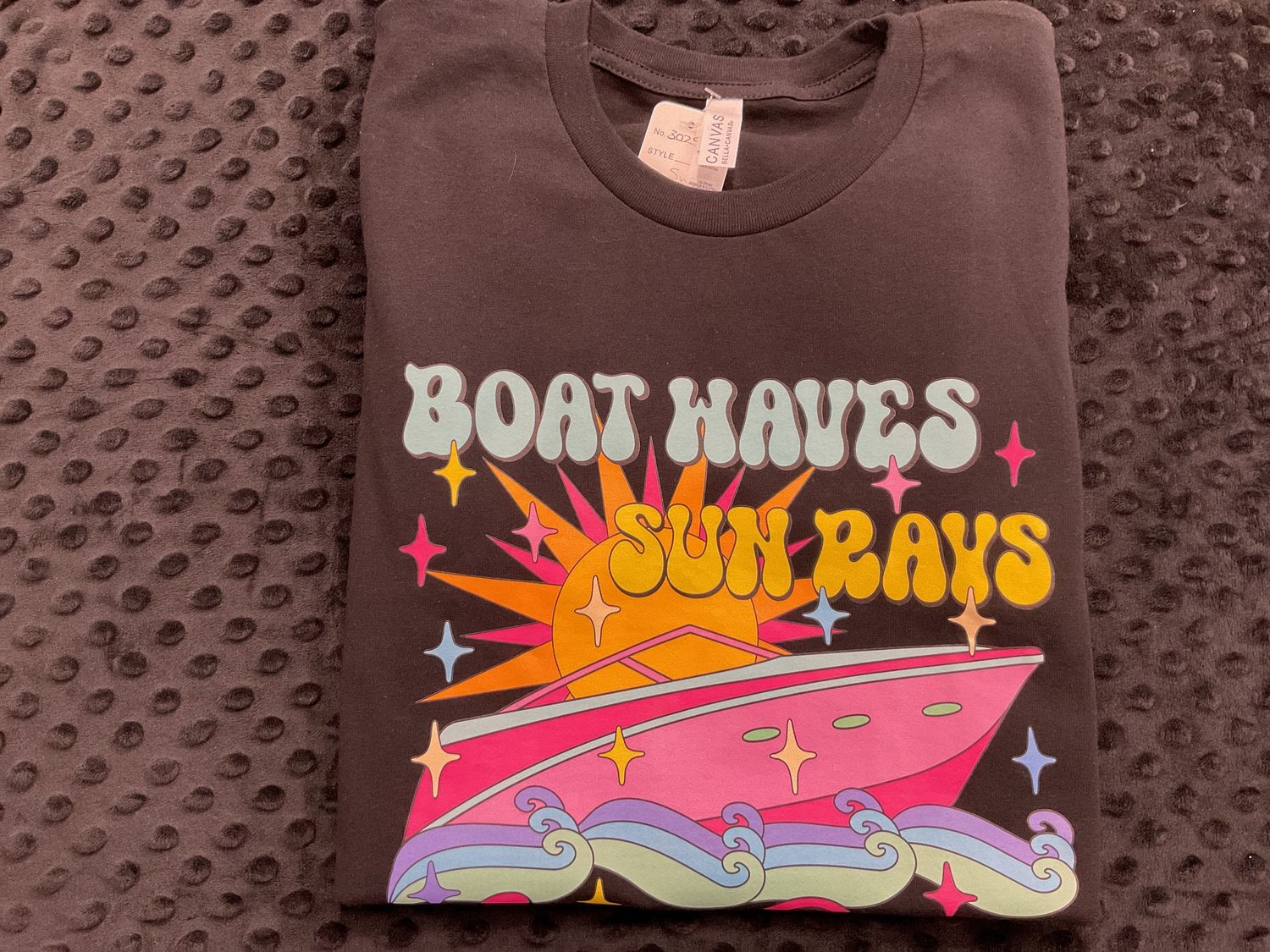Boat waves,sun rays, lake days tee