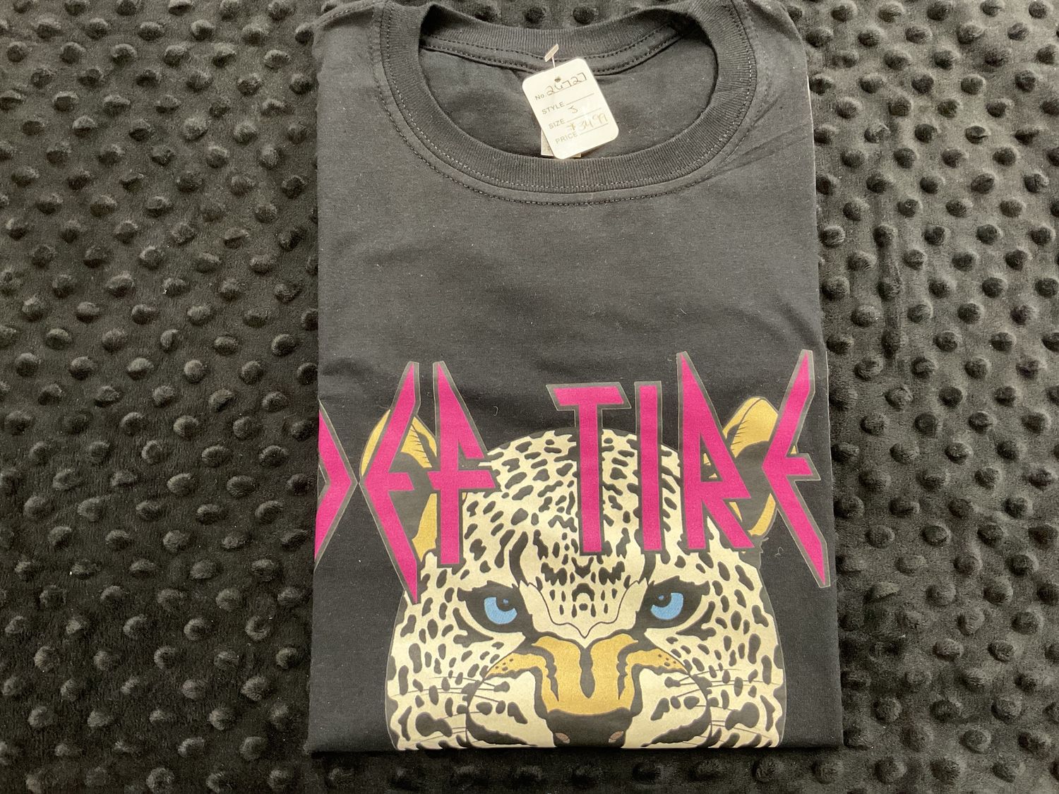 Off tired mama jaguar black tee