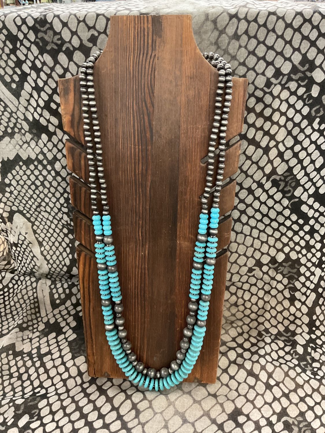 LONG BEADED NECKLACE