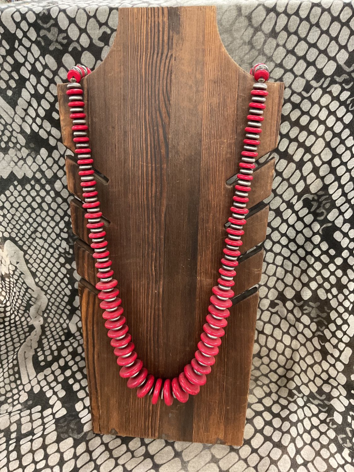Red faux navajo pearl necklace
