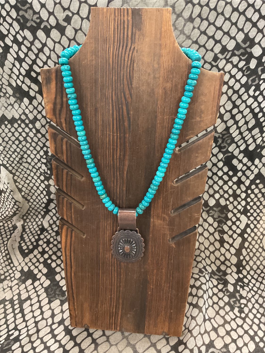 Dark blue beads cooper metal