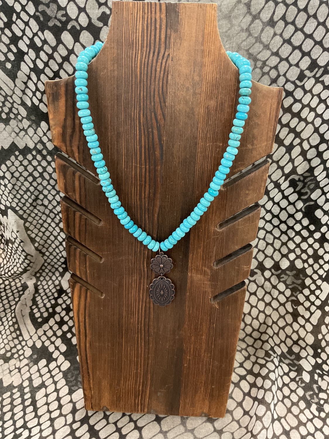 Turq beads w/cooper concho