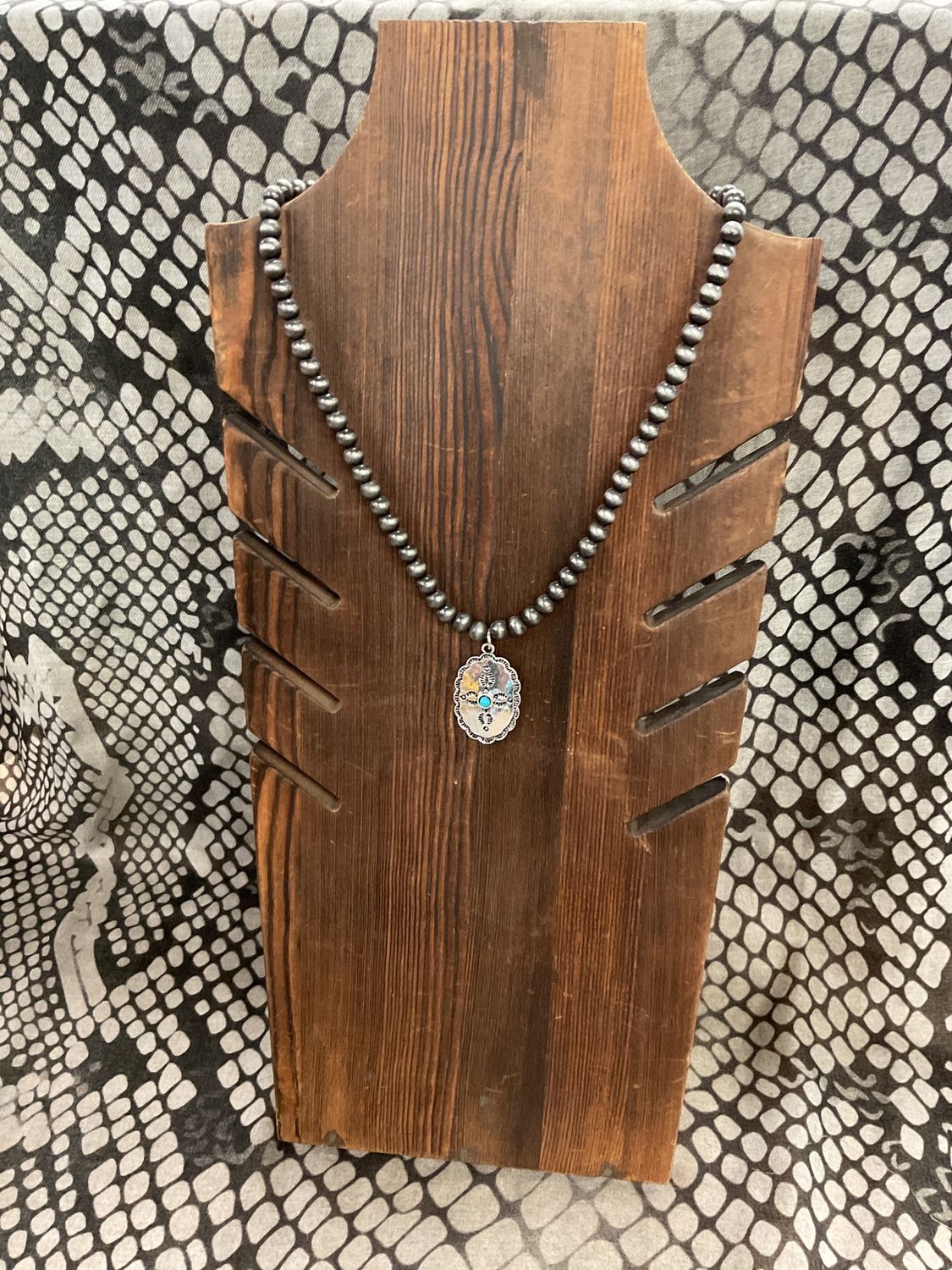 Faux navajo Pearl necklace