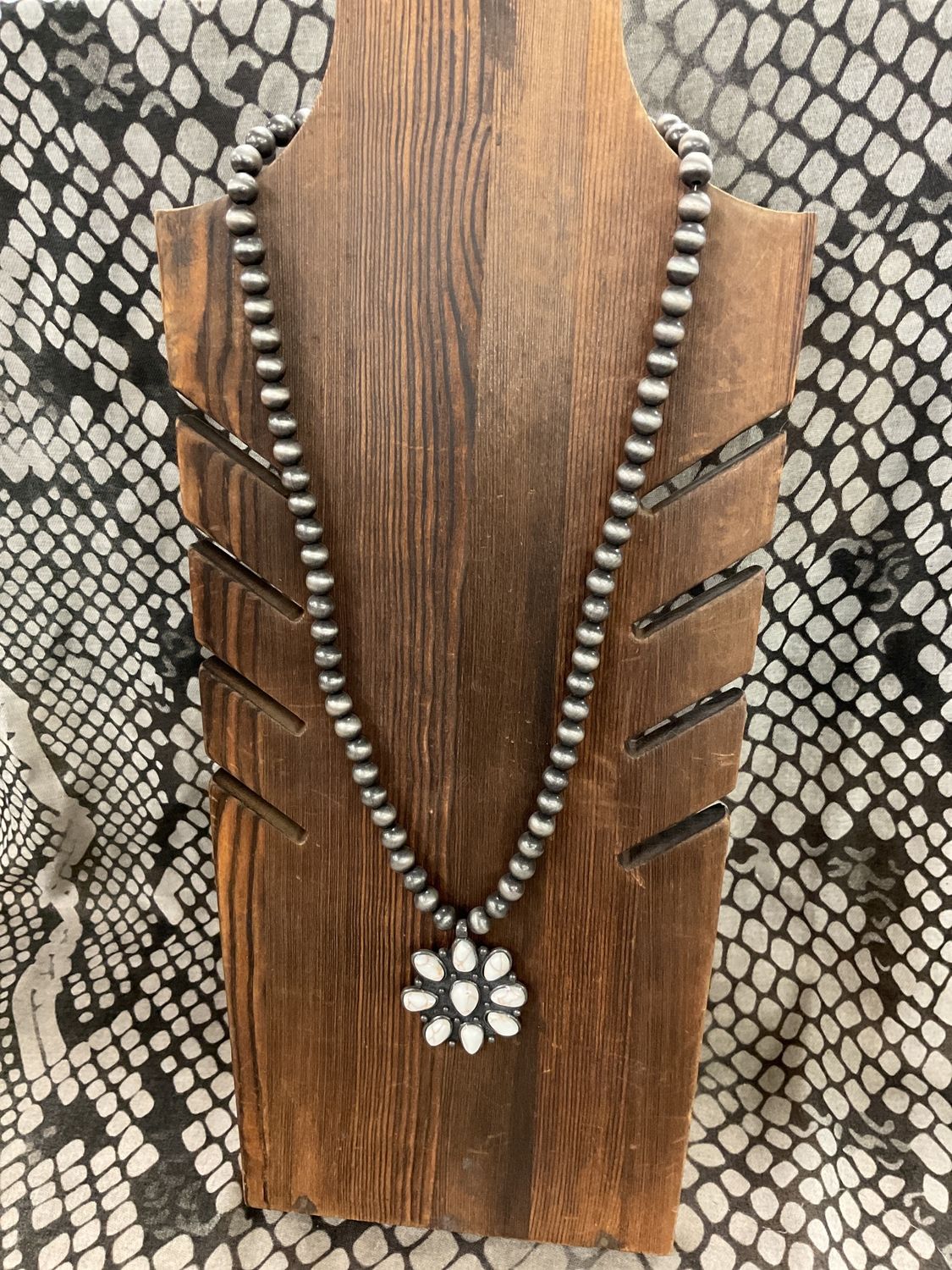 Navajo pearls beads w/concho