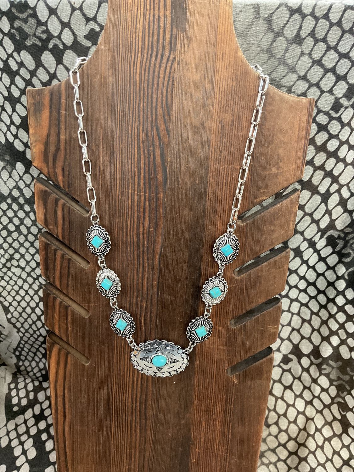 LINK TQ NECKLACE