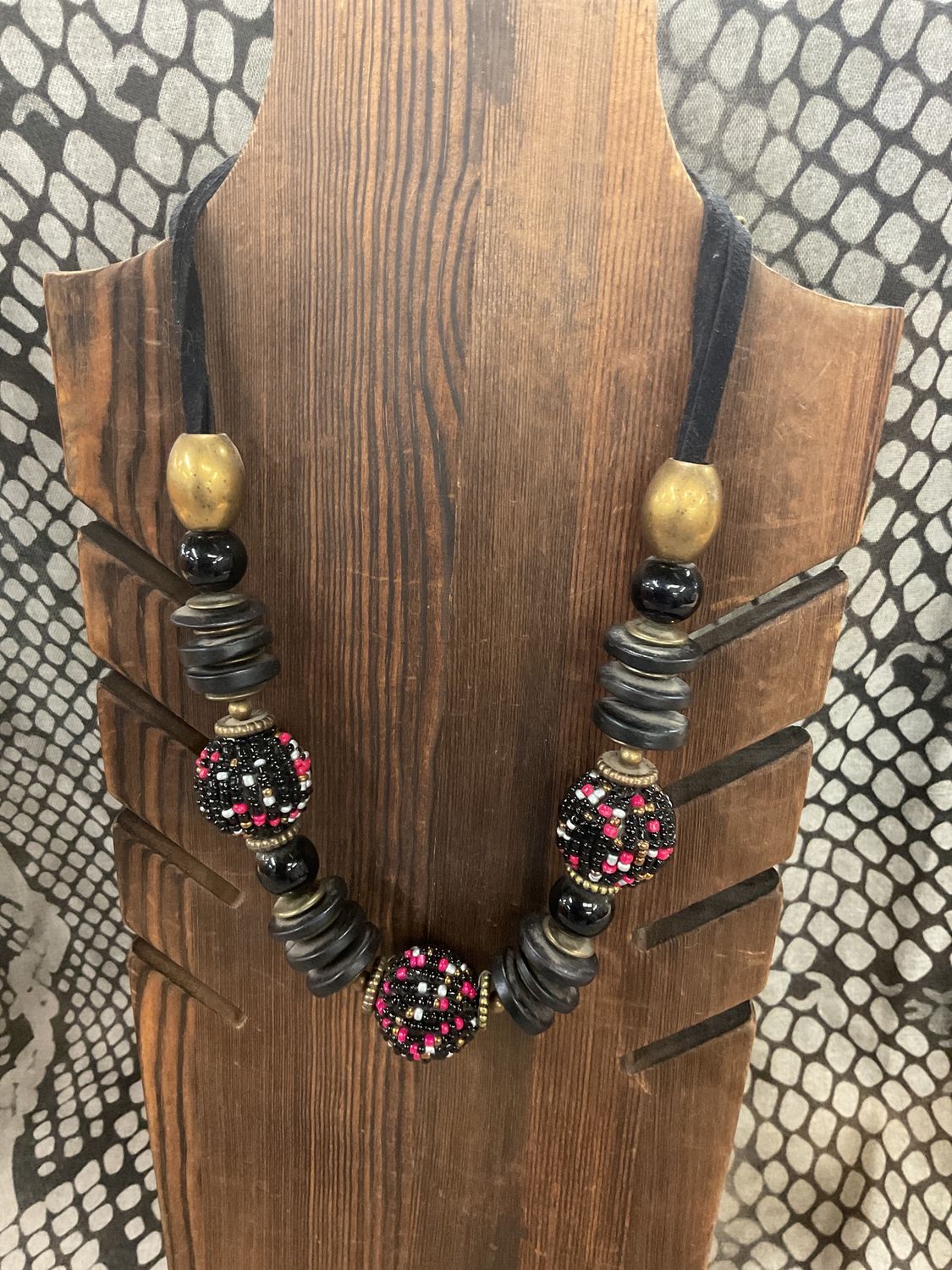Black chunky necklace