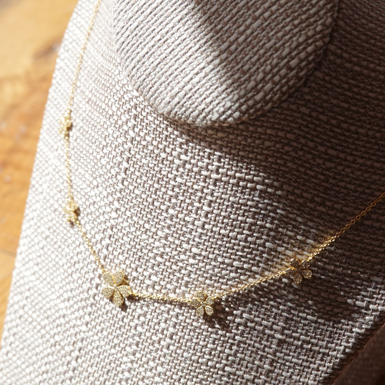 Beje Flower Necklace AK3102N
