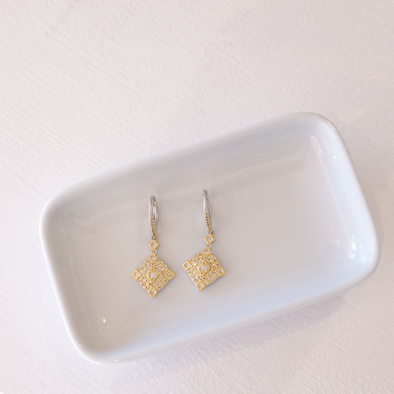 Beje Diamond Shape Earring PU5976E