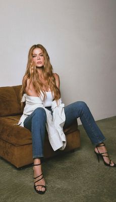 Good American Good Legs Straight Jeans