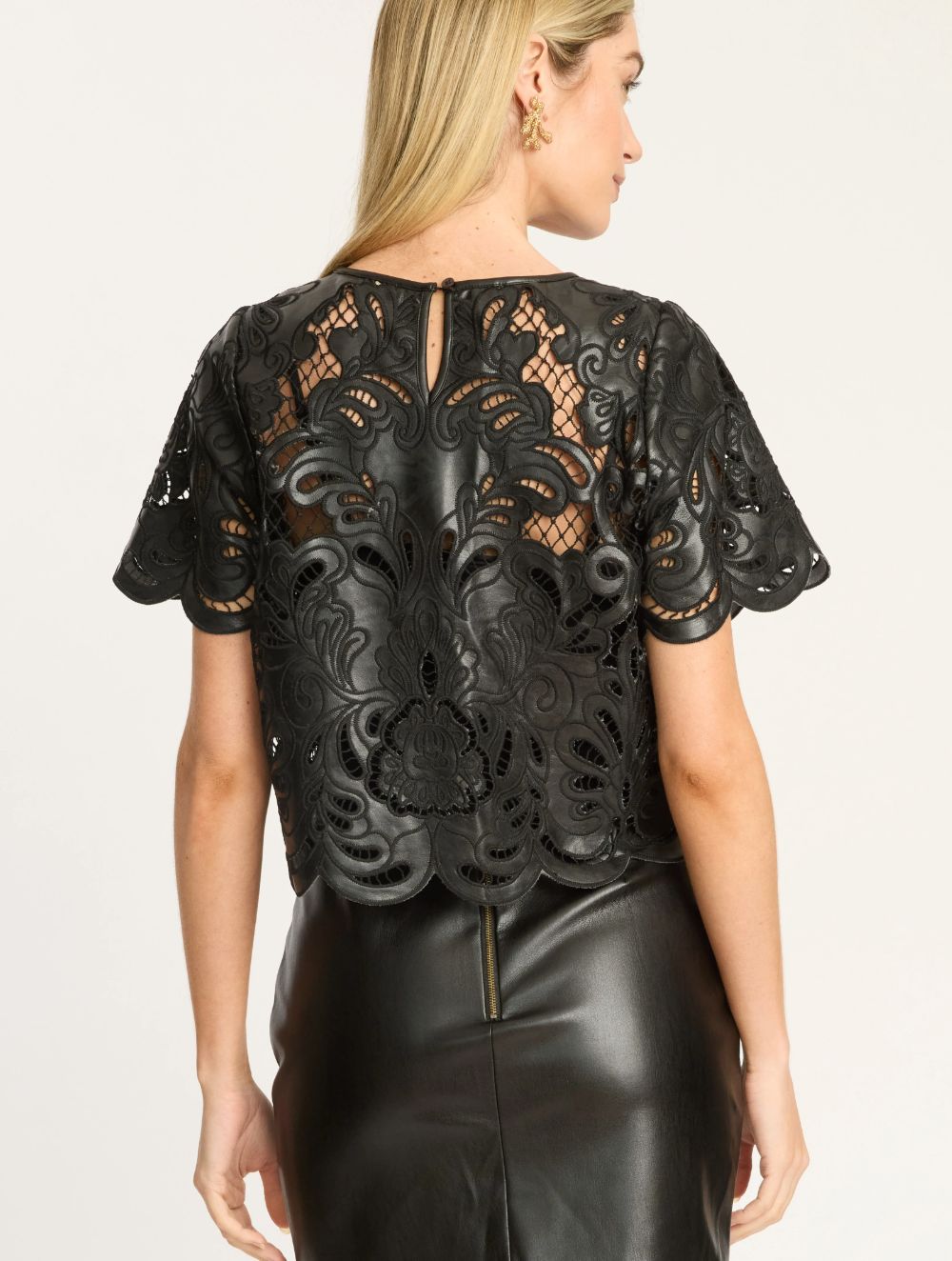 Kant Top In Black
