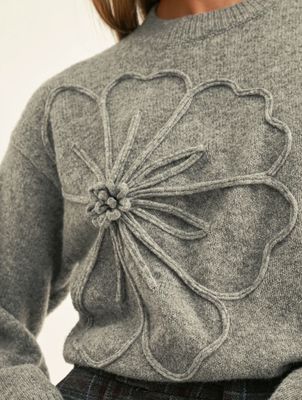 Evelyn 3D Flower Pullover Sweater