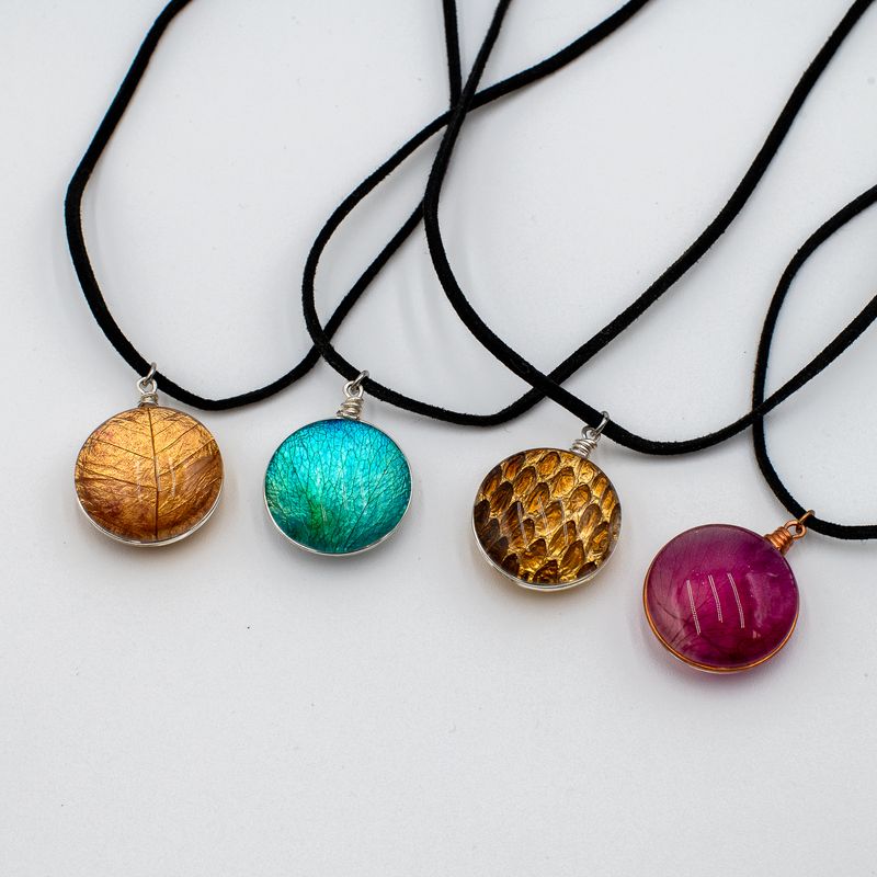 PETALVISION GLASS  - Necklace