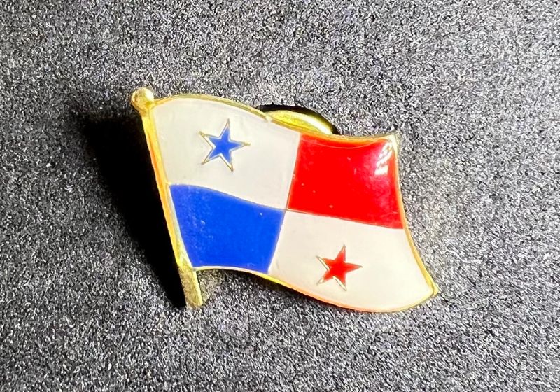 Panama pin