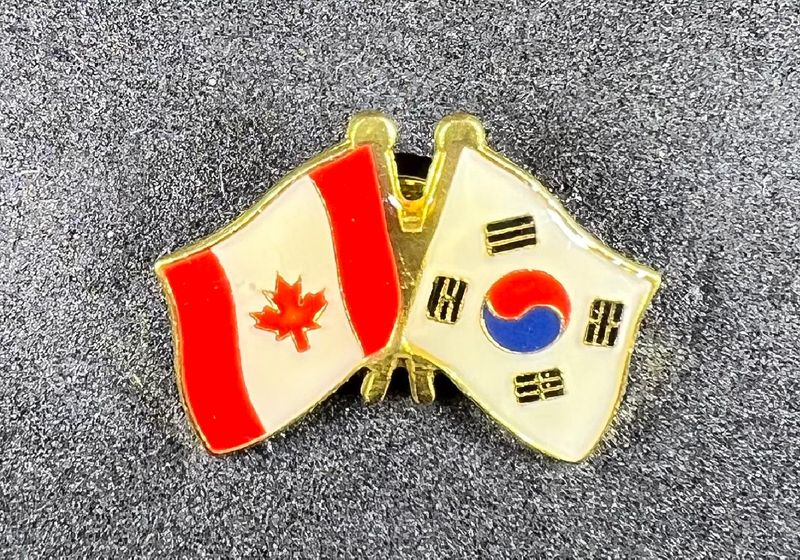 Canada/South Korea cross pin