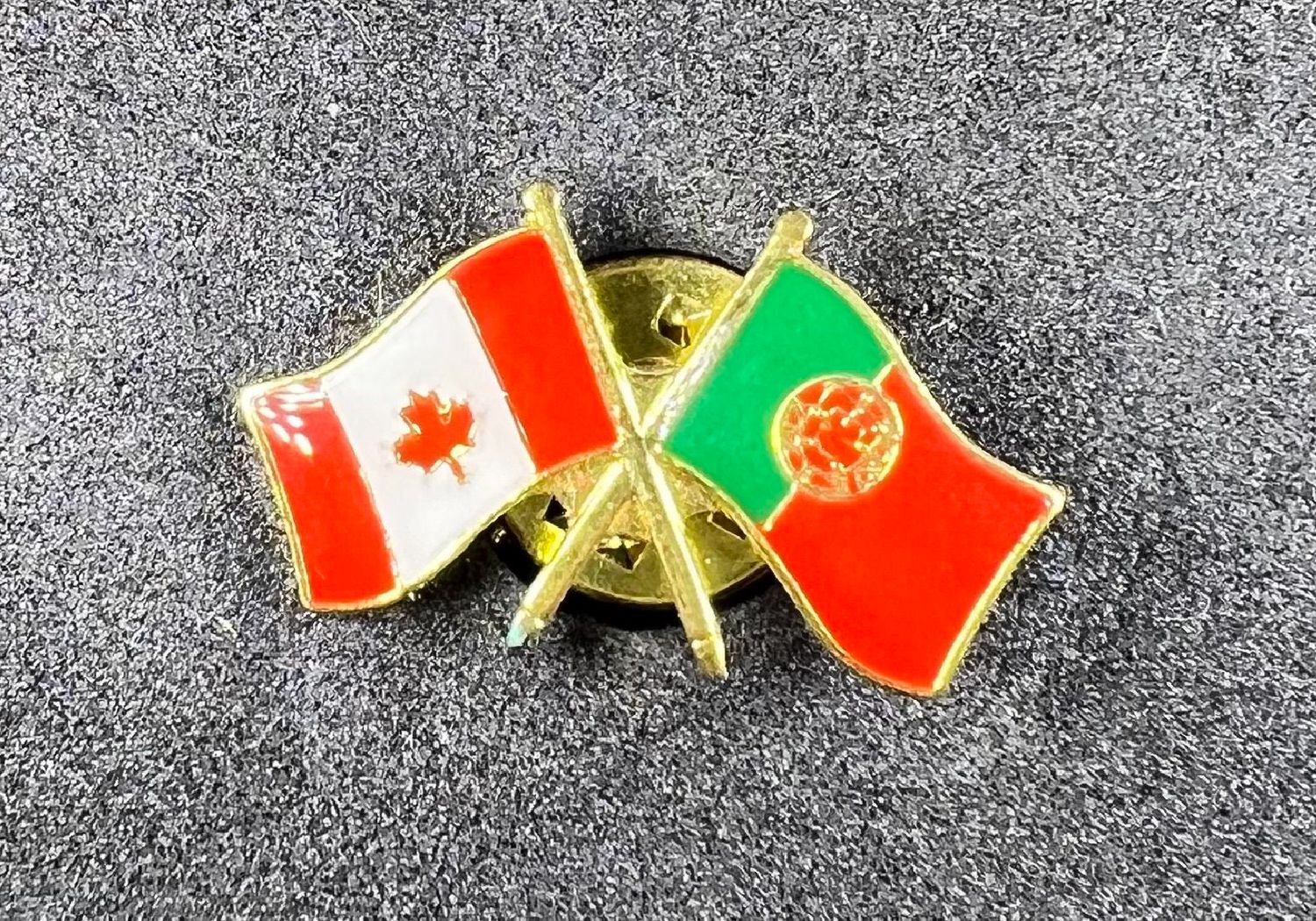 Canada/Portugal cross pin