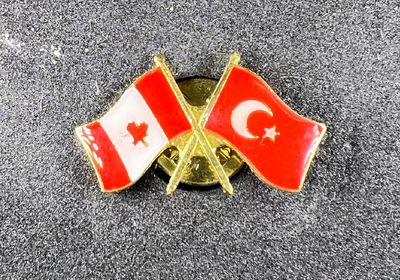 Canada/ Türkiye (Türkiye) cross pin