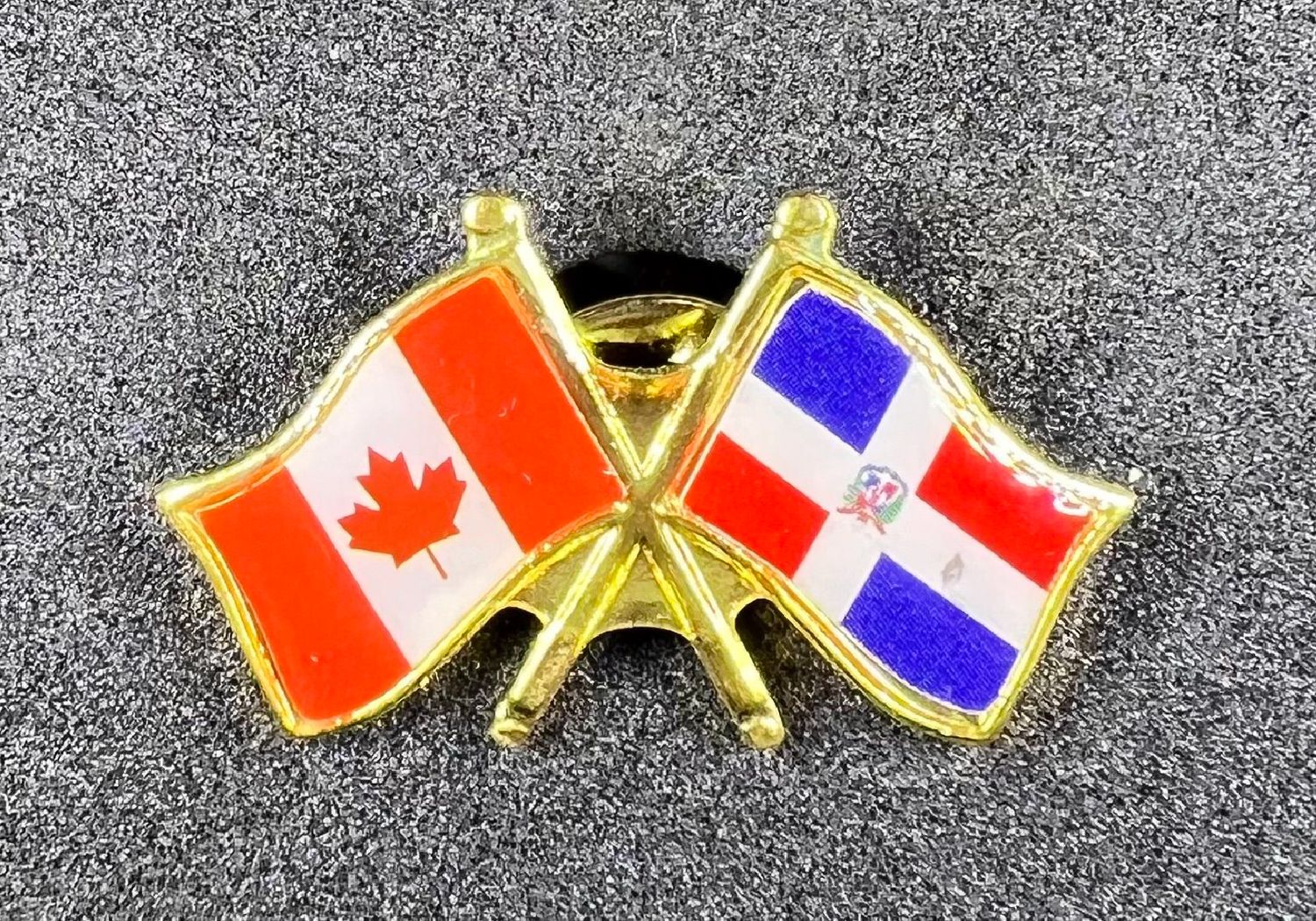 Canada/ Dominican Republic cross pin