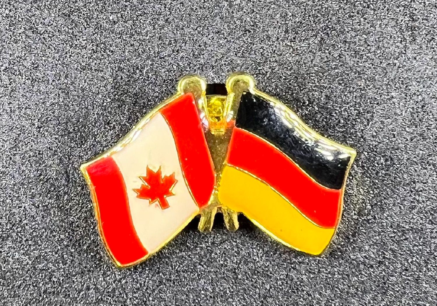 Canada/ Germany cross pin