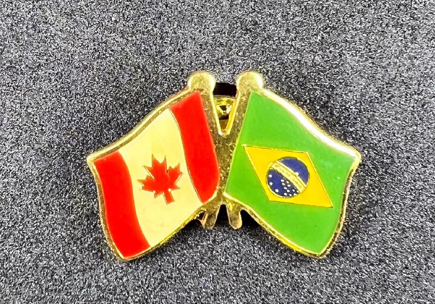 Canada/Brazil cross pin