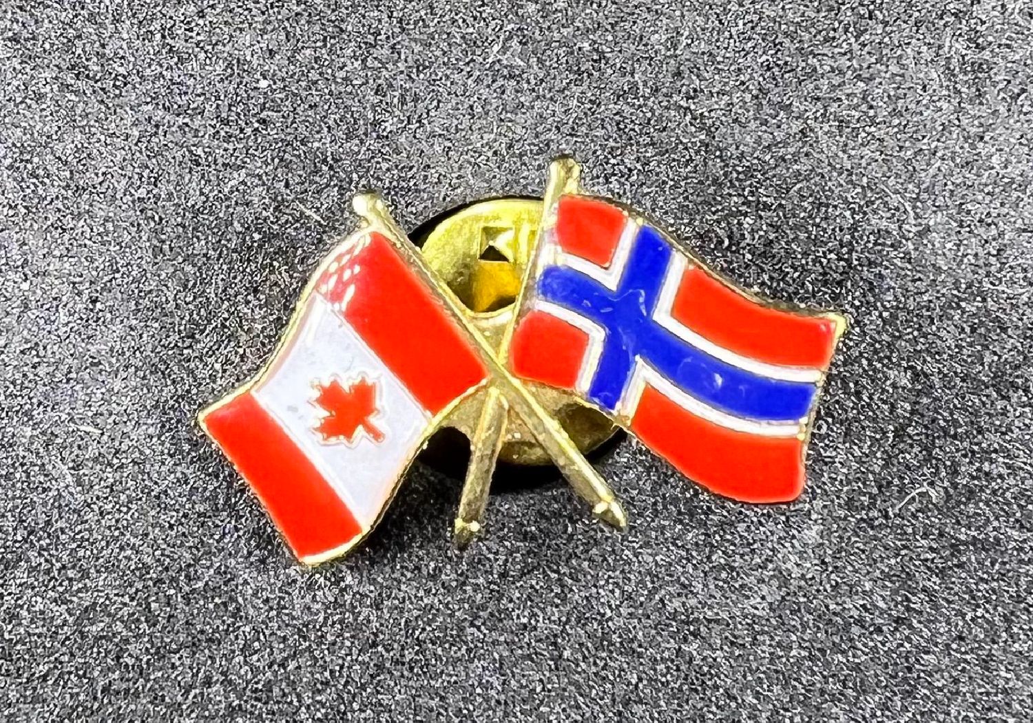 Canada/Norway cross pin