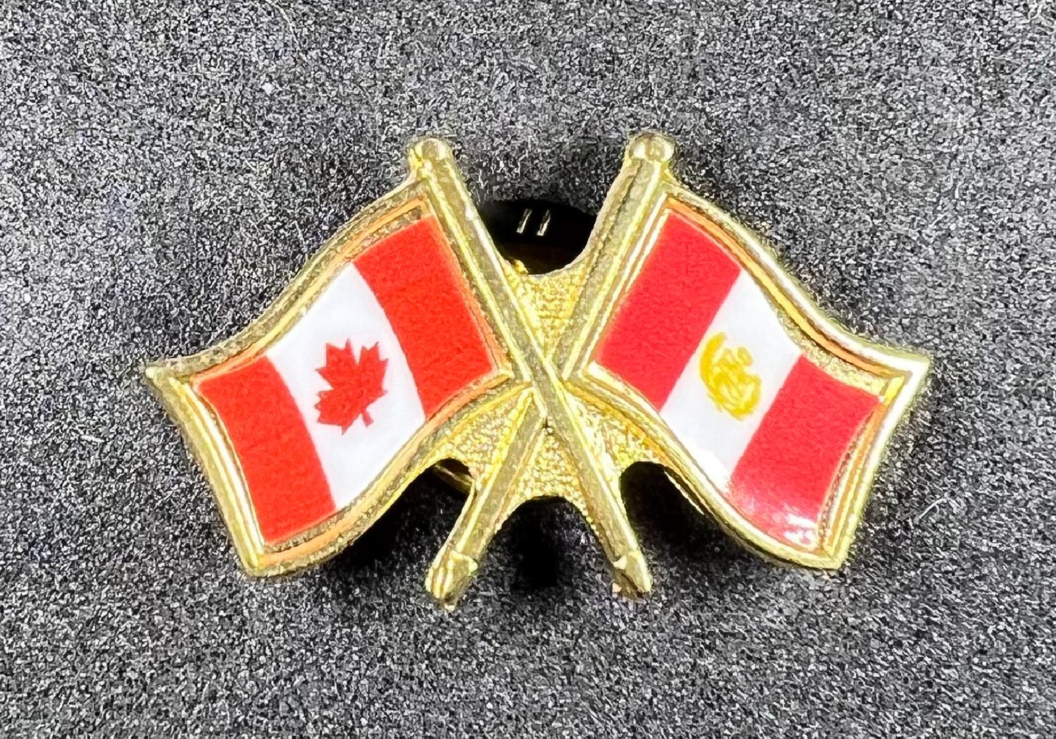 Canada/Peru cross pin
