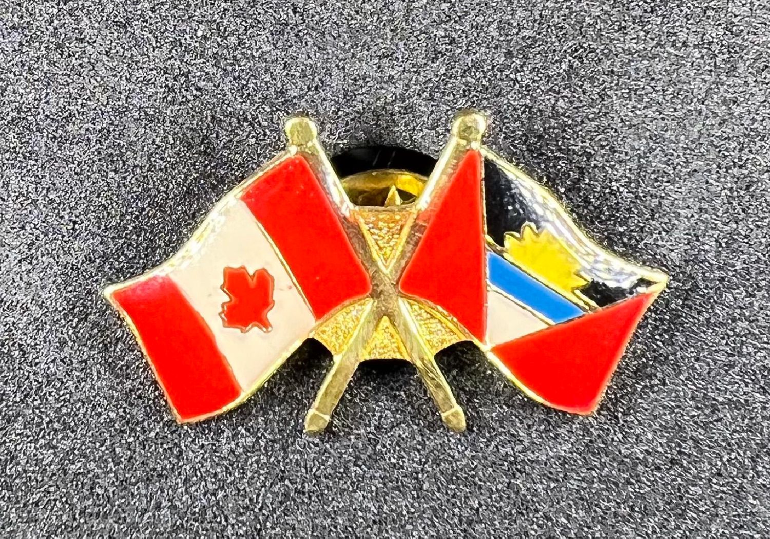 Canada/ Antigua and Barbuda cross pin