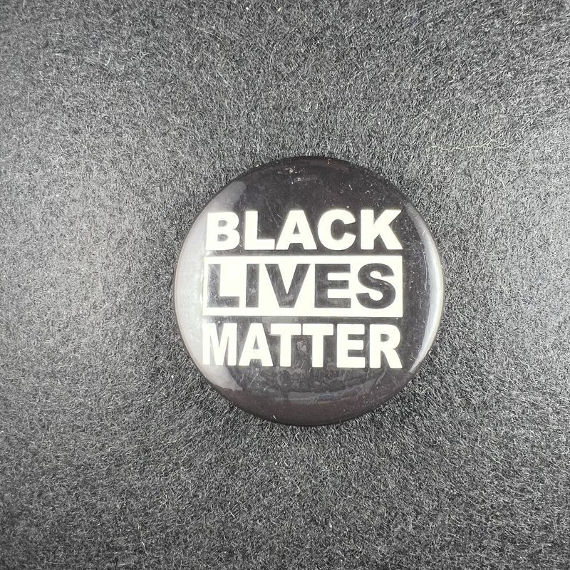 Round BLM macaron