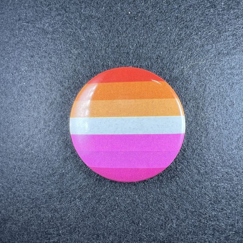 Round Lesbian Pride Macaroon