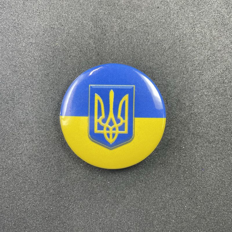 Macaron Ukraine round