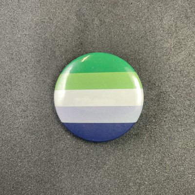 Round aromantic Pride macaron
