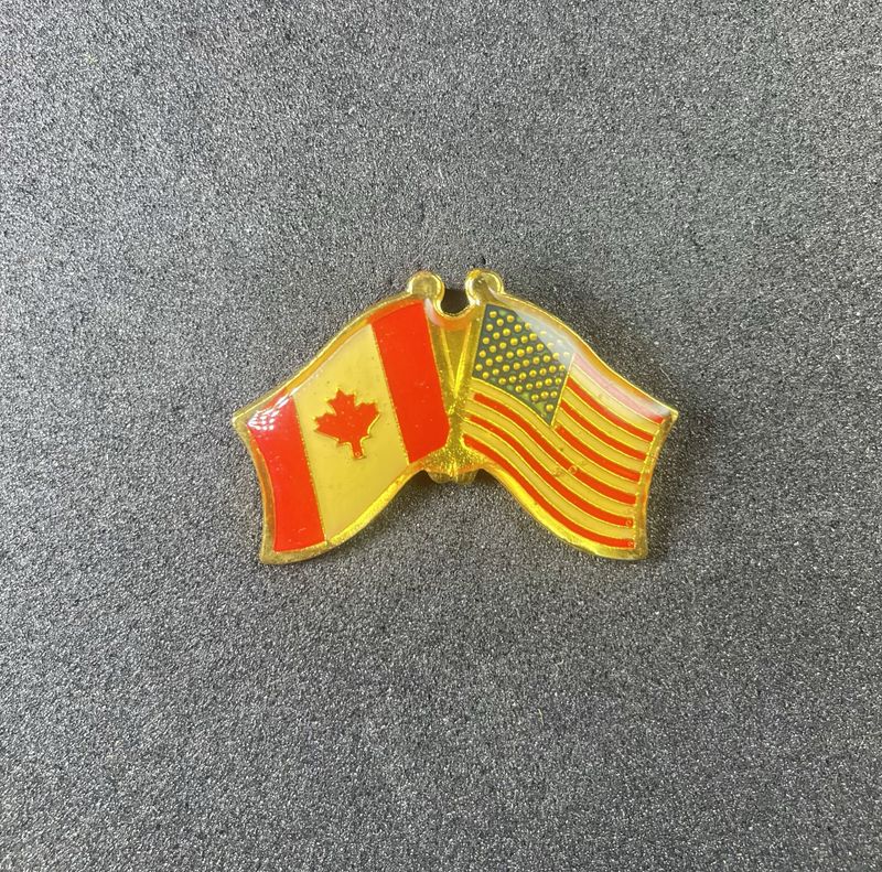 Canada/USA cross pin