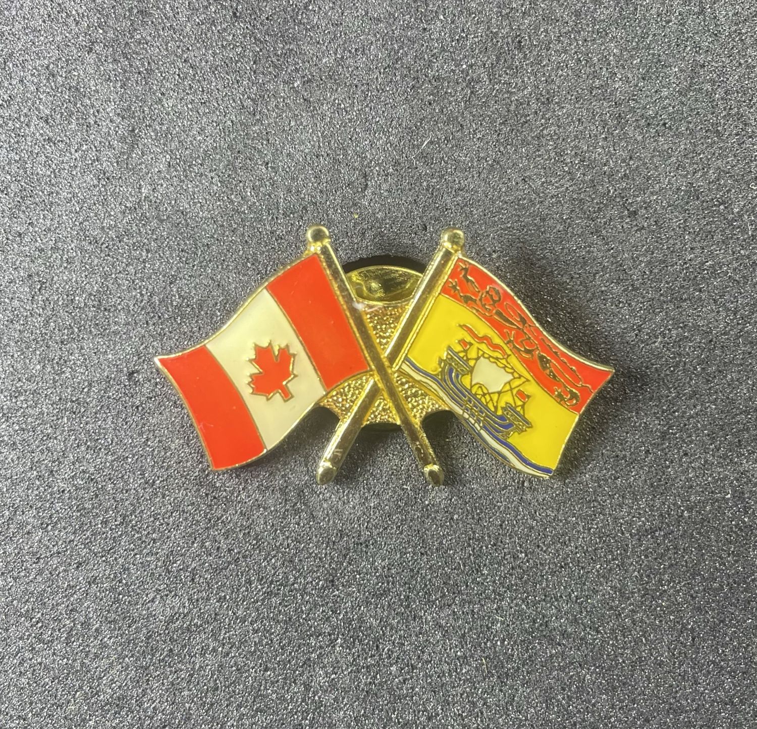 Canada/New Brunswick cross pin